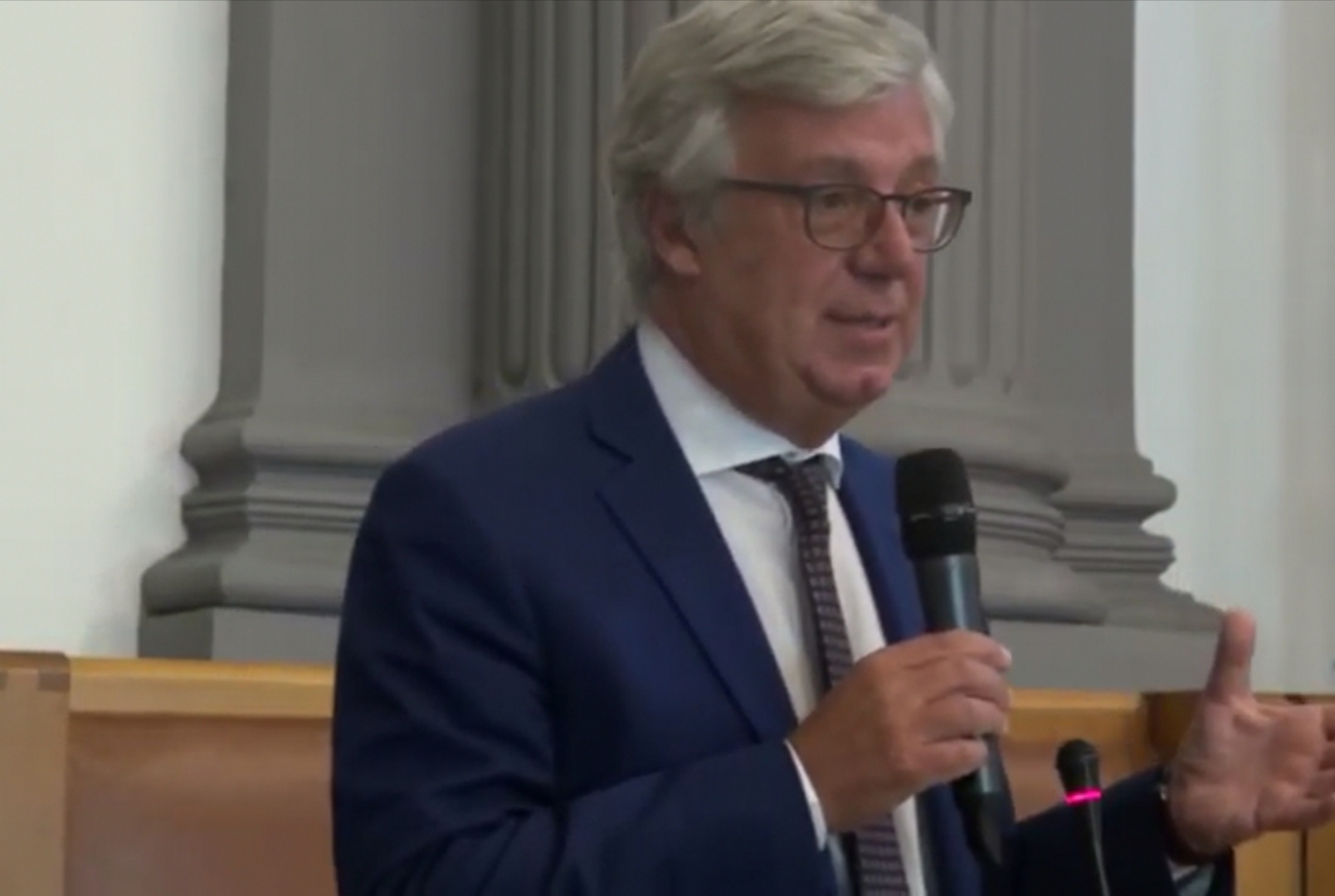 Paolo Siani | Presentazione del libro “La stampa addosso” di Armando D’Alterio